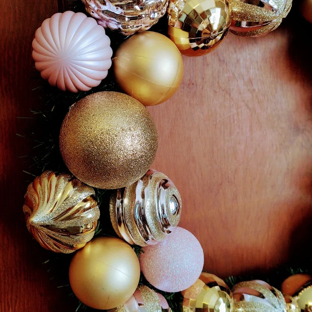 HAND CRAFTED CHRISTMAS ORNAMENT WREATH 20